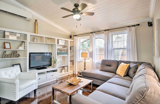 Chic Sarasota Cottage: Near Beaches & Downtown!