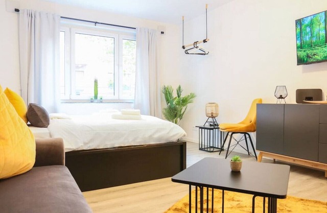Chic Studio | 1 Min to HBF