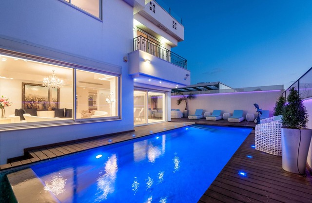 Chic Villa near to the Beach