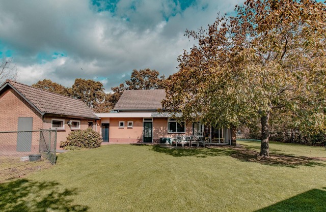 Child friendly detached villa with hot tub