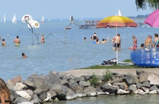 Child-friendly vacation apartment on the southern shore of Lake Balaton