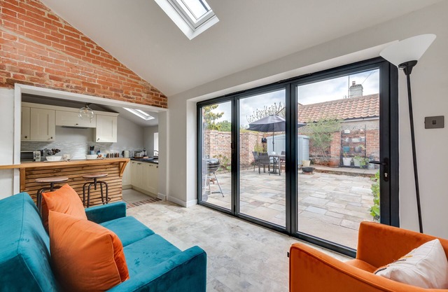 Church Cottage - Three Bedroom House, Sleeps 6