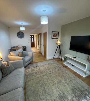 Church Court 2 Bed 55 Inch SKY TV Northampton Parking Contractor Accommodation