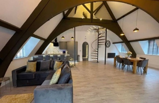 Church deluxe Apartment with 3 bedrooms