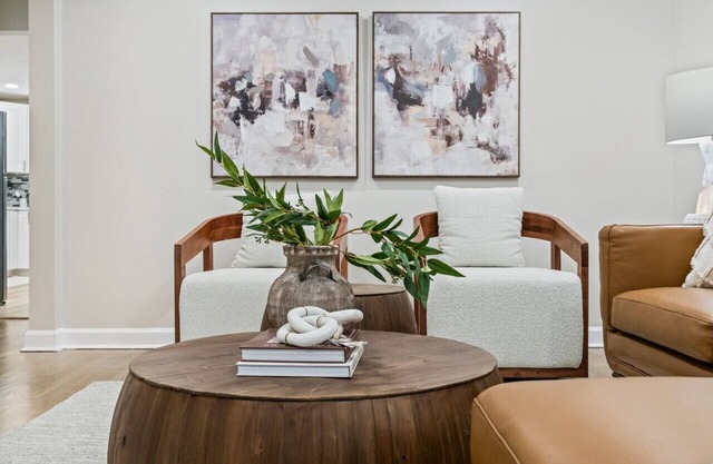 Cicero’s 3-BR Urban Oasis