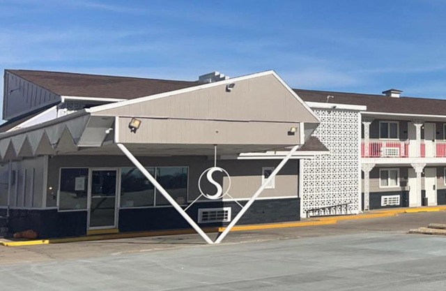 Circle S Motel