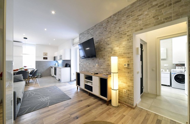 City center luxery spa apartment (WiFi, parking, center)