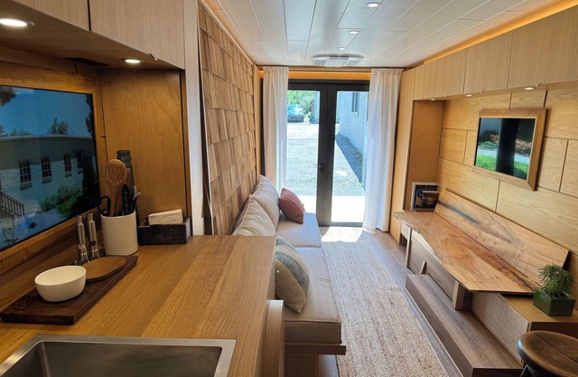 "City Hideaway: Off-Grid Luxe"