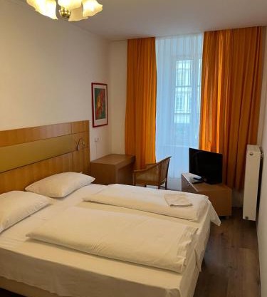 City Hotel Post 11
