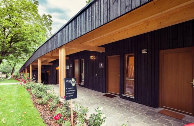 ClamLive Lodge