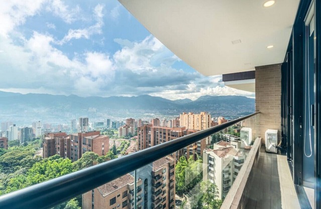 Class Suites 1303 · City View Apt 2BD 13th Floor 1AC by HOUSY HOST
