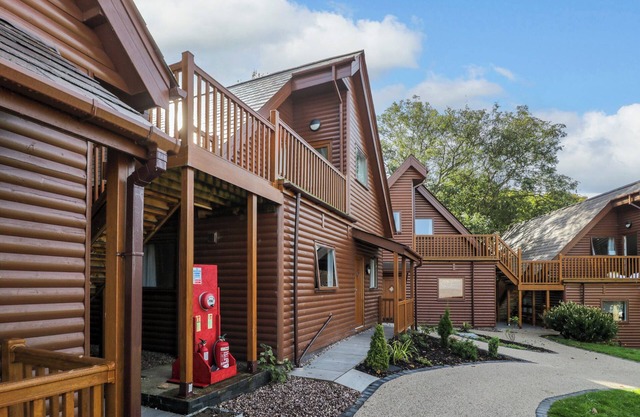 CLASSIC LODGE 30, family friendly, with pool in Dyserth