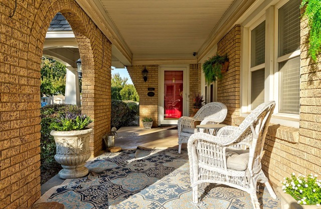 Classic Luxury Tudor