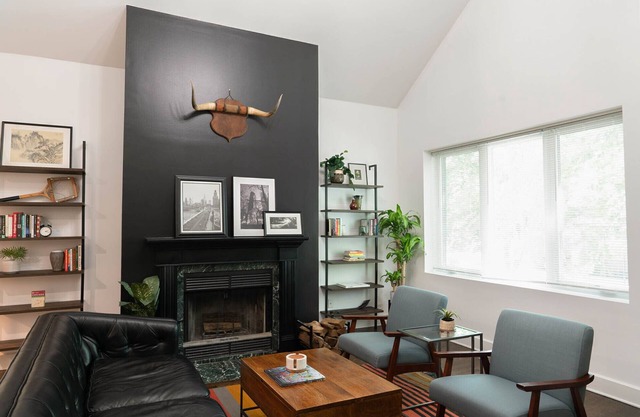 Classic Workers Cottage in Vibrant Bucktown Chicago.