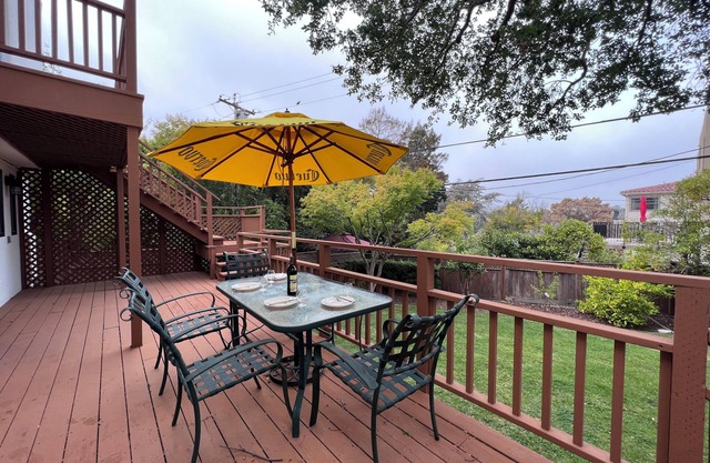 Classy 2B2B Ground Unit w/AC, Deck and Private Baths near Millbrae Downtown 610