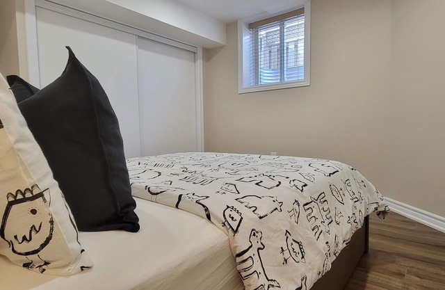 Clean and Modern Guest Suite in Whitby