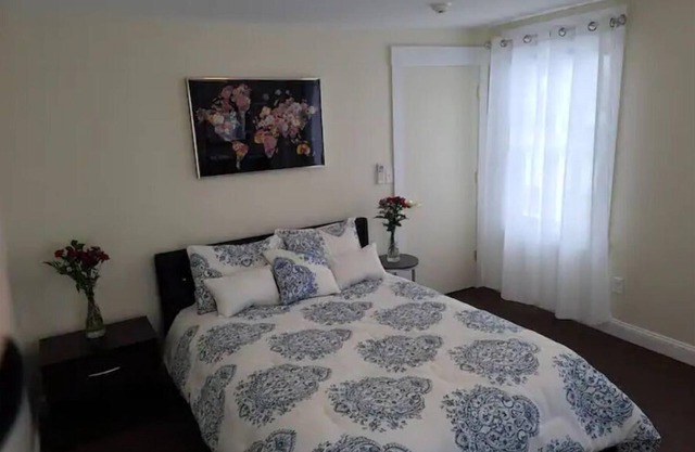 Clean, Comfy & Convenient 1 Bed Apt in the Village