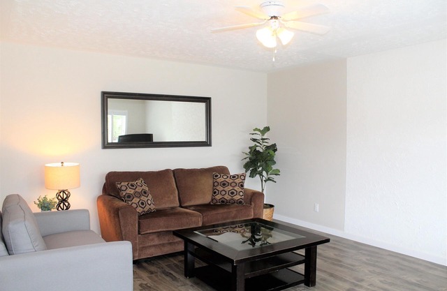 Clean Family Friendly Osoyoos Home!