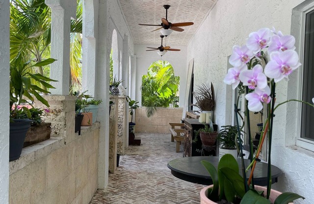 Clean, New, Spacious, in Coconut Grove!