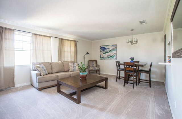 Clean, Well Kept Apartment