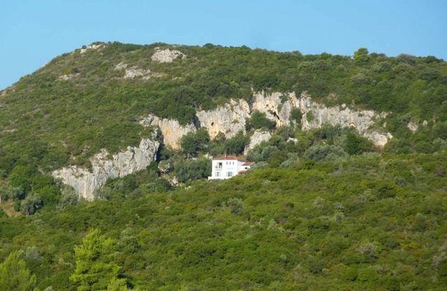Cliff House: Unique, contemporary villa with guesthouse, breathtaking sea views
