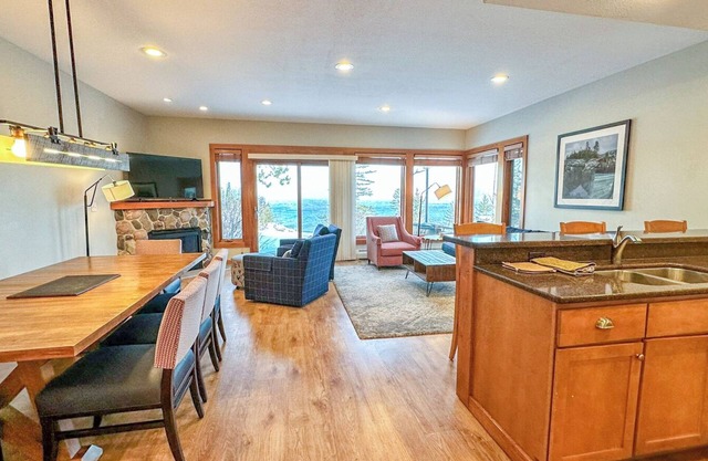 Cliffhouse 673 - Lake Superior - Lutsen, Minnesota