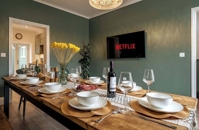 Clifton 4BR - Cinema Room! Sleeps 8 - Hen/Stag Dos