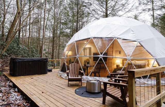 “Climber's Den” Rare Cliffside Stay w/HotTub RRG
