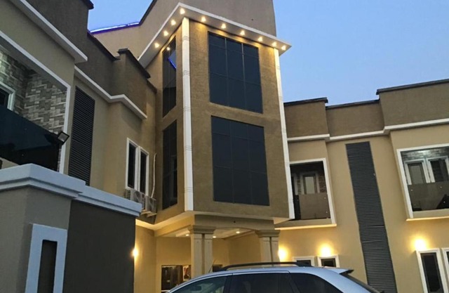Clique Court Hotel & Suite
