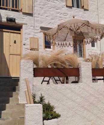 ClockWise Earthy Vibe House in Apano Chora