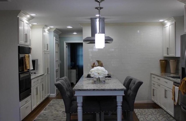 Close to BOSTON 5Beds2bath w/ Parking and Laundry