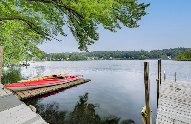 Close to Colleges: Worcester Apt w/Lake Access!