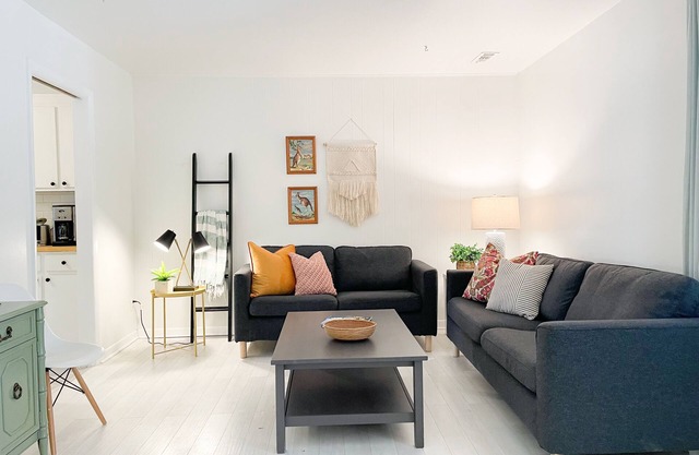 Close to everything/Clean/Quiet/Perfect for Small Families/ 3br 2.5ba