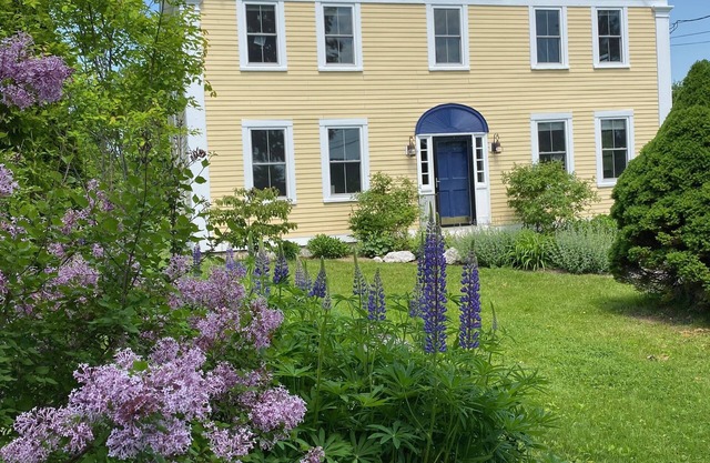 Close to Round Pond Harbor and all that mid-coast Maine has to offer!