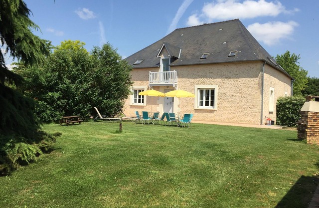 CLOSE TO THE MANS. CIRCUIT OF 24 HOURS, ZOO OF THE ARROW .SABLE, CASTLE OF THE LOIR