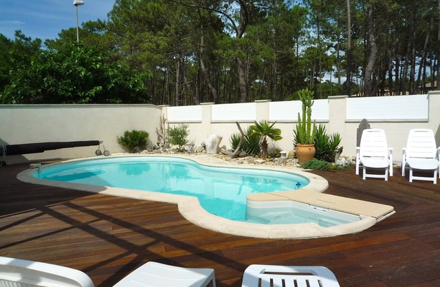 Close to the beach, central and comfortable house with a nice pool