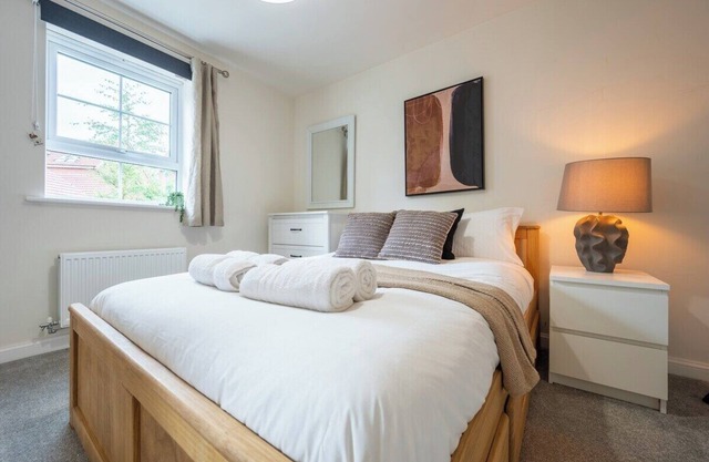 Close to Warwick University - Clover Way by Tŷ SA