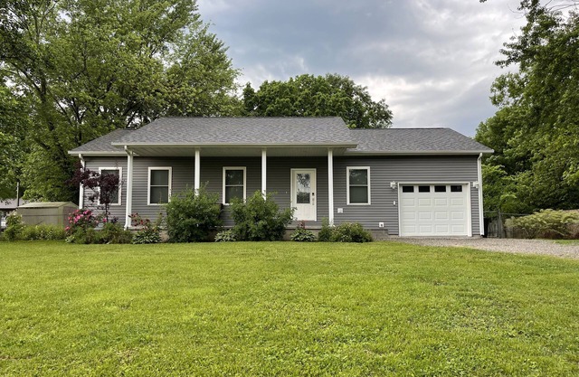 *Close to wine trails* Gray House Getaway!