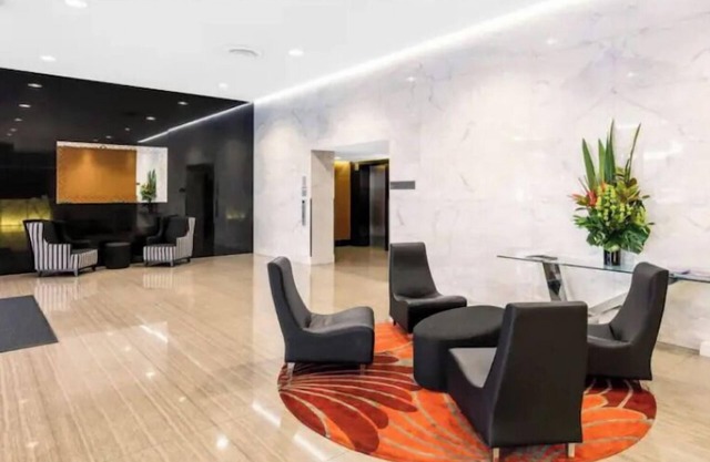 Cloud 17 Retreat - Meriton Soleil Private Apt 1B