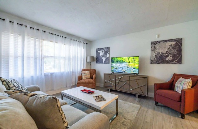 Clubview House | Family Stay by the Country Club