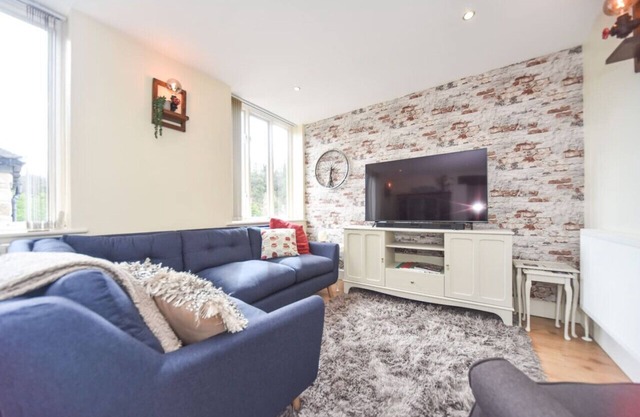 Coach House Mews, sleeps 6! Contemporary property in the popular Matlock Bath