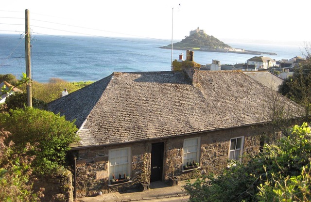 Coachmans Cottage - Charming historic cottage with breathtaking coastal views