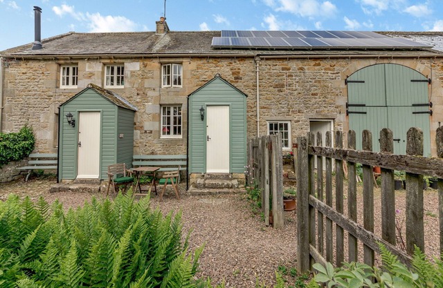 Coachmans Cottage - N832