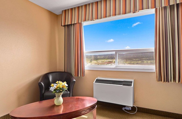 Coast Fraser Inn