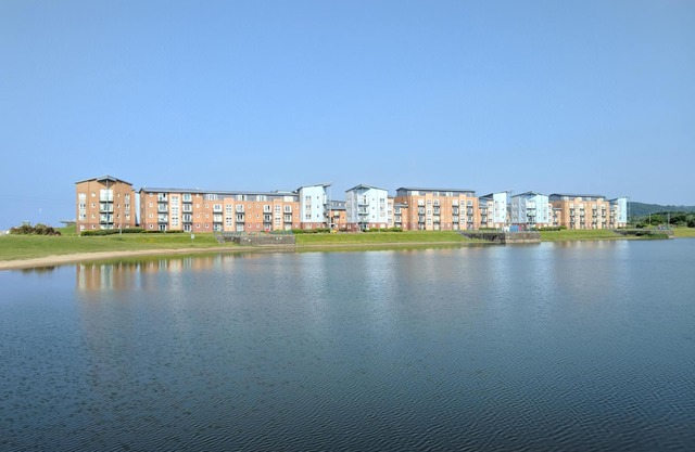 Coastal Apartments - Wales (Lake View)