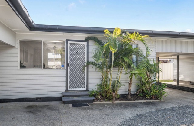 Coastal Chic Apartment Only Minutes to the Beach