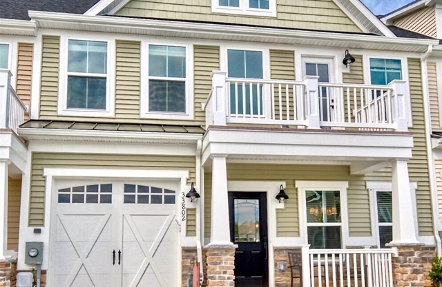 Coastal Club * 3 BR New Villa Vacation Home , 2.5 Baths * Sleeps 8 * Beach Villa