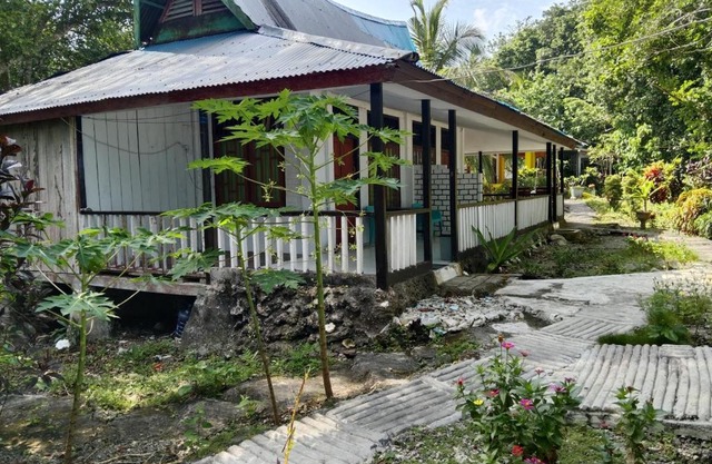 Coaster Cottages