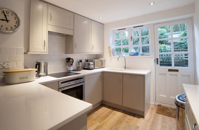 Coastguard cottage with stunning sea views