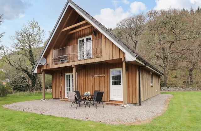COBBLE STONES, family friendly, with a garden in Strathpeffer